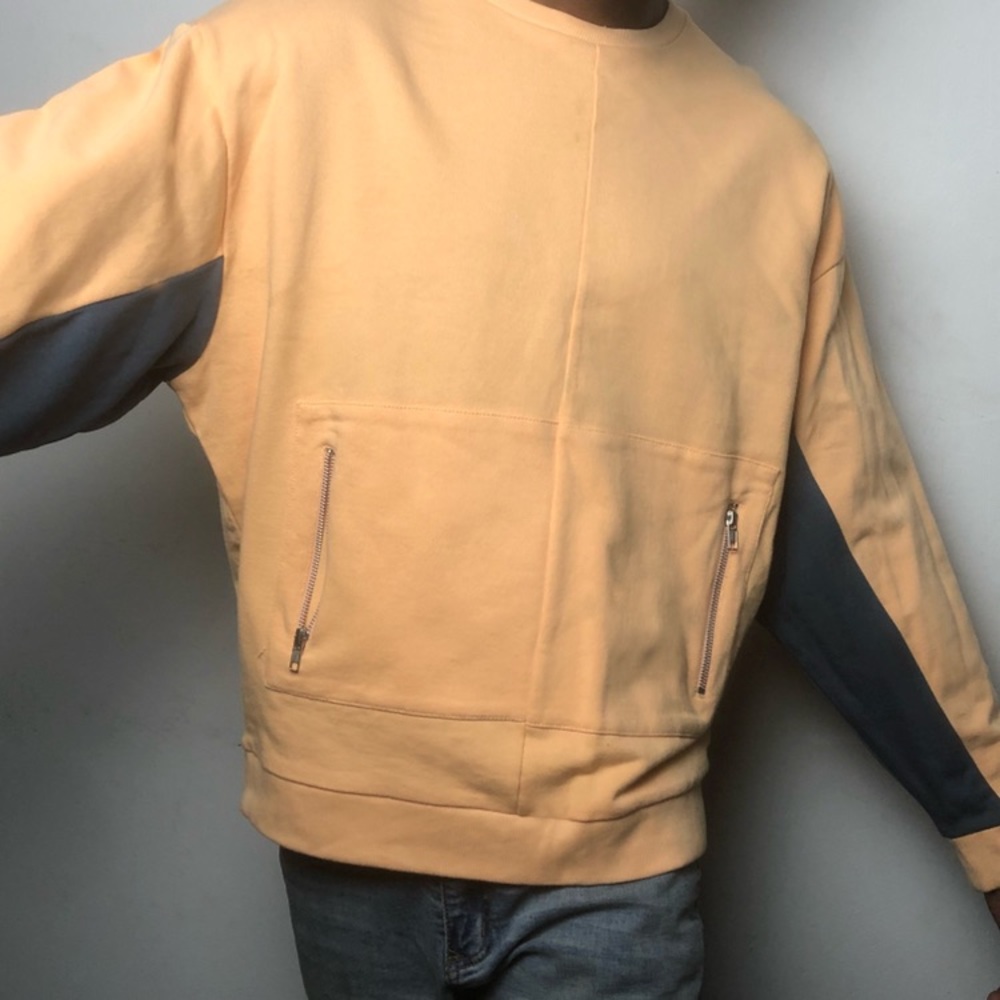 Crew Neck sweater w/ pockets